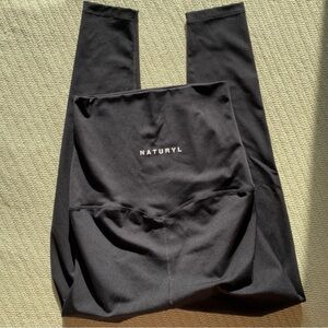 naturyl by niykee core support hi-waist compression leggings in black, sz 8 (M)